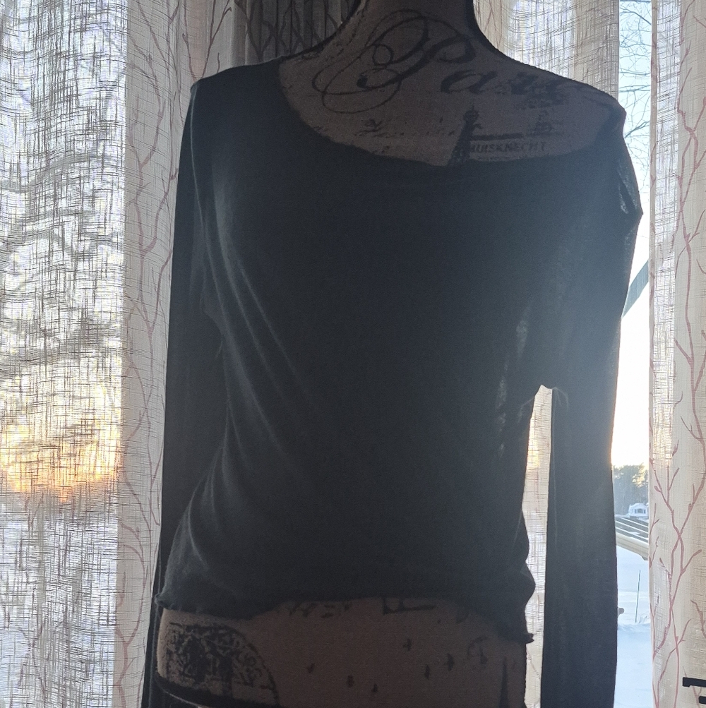 Women’s Navy Long-Sleeve Scoop Neck Top